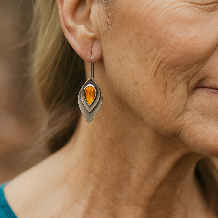 Vintage naušnice od srebra s narančastim kamenom