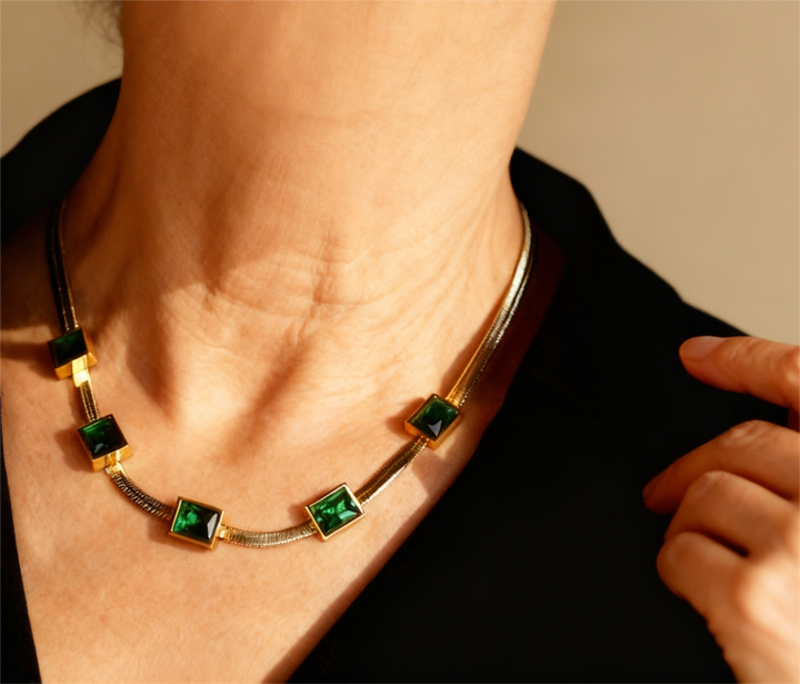 Vintage Ogrlica od Zirkonija Zelenog